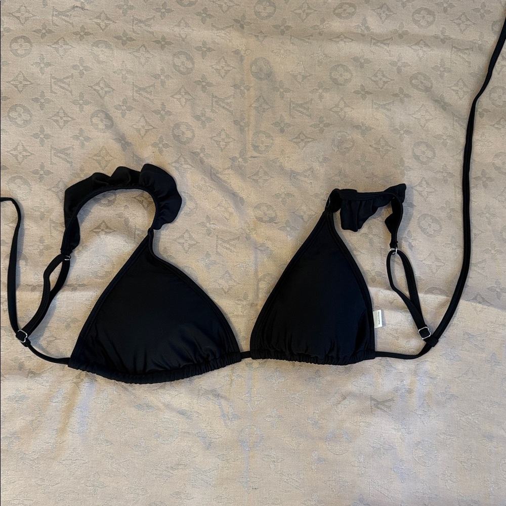 HALARA Black Ruffle Triangle Bikini Top